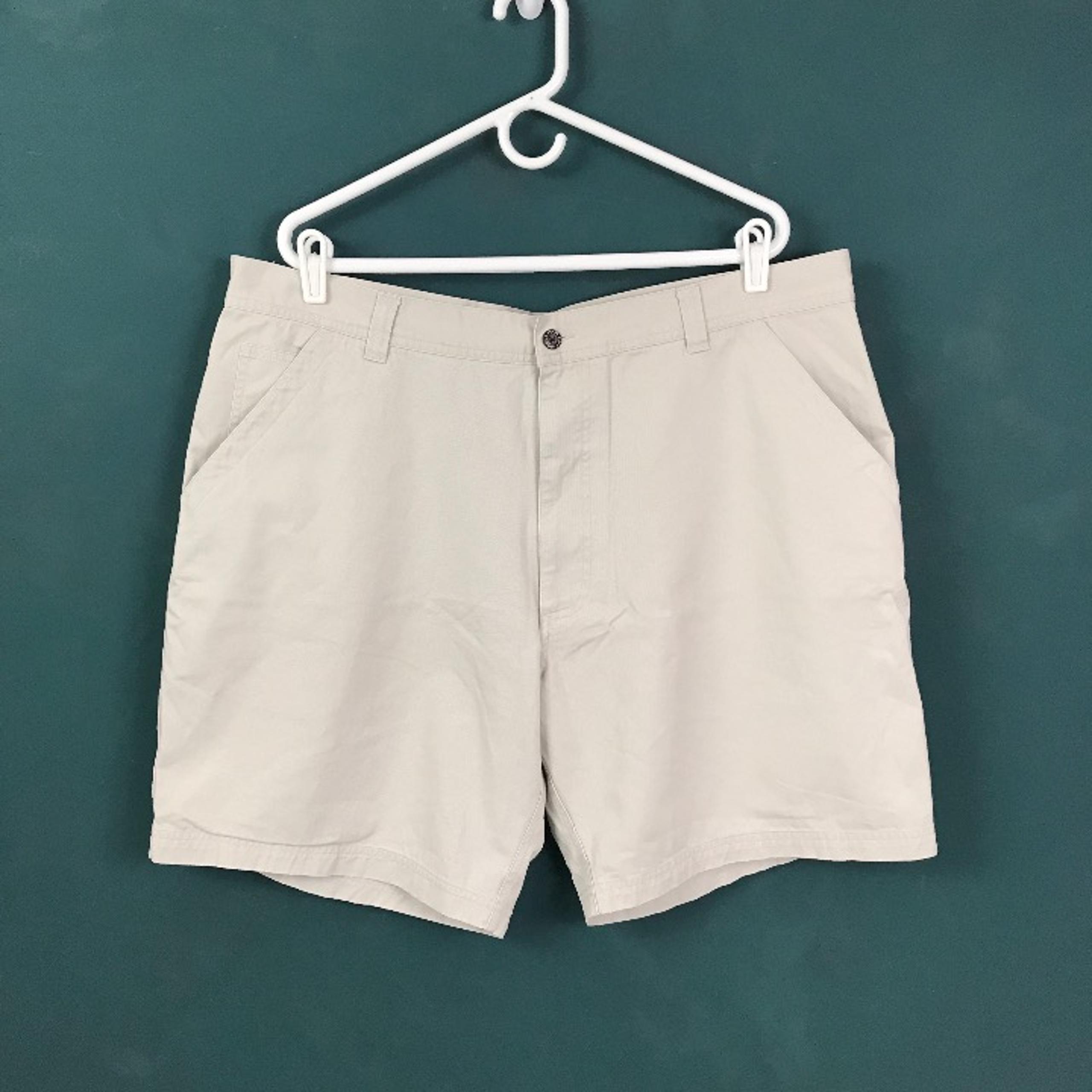 Perry Ellis America Cargo Shorts Size 42