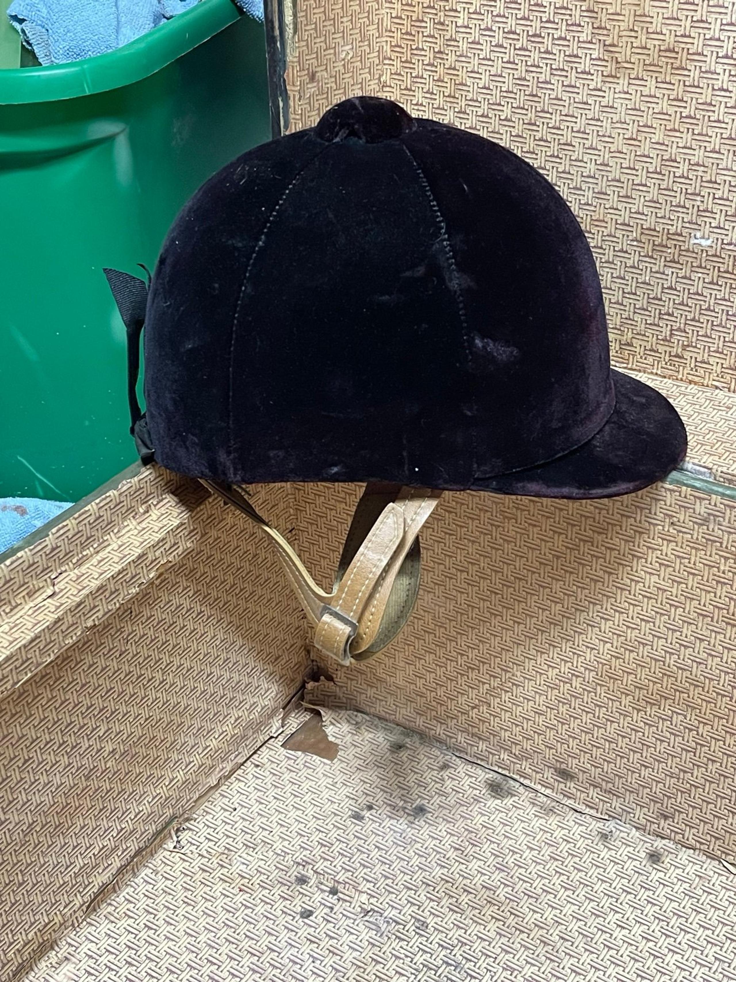 Troxel Grand Prix Classic Velvet English Horse Riding Helmet Size S/M