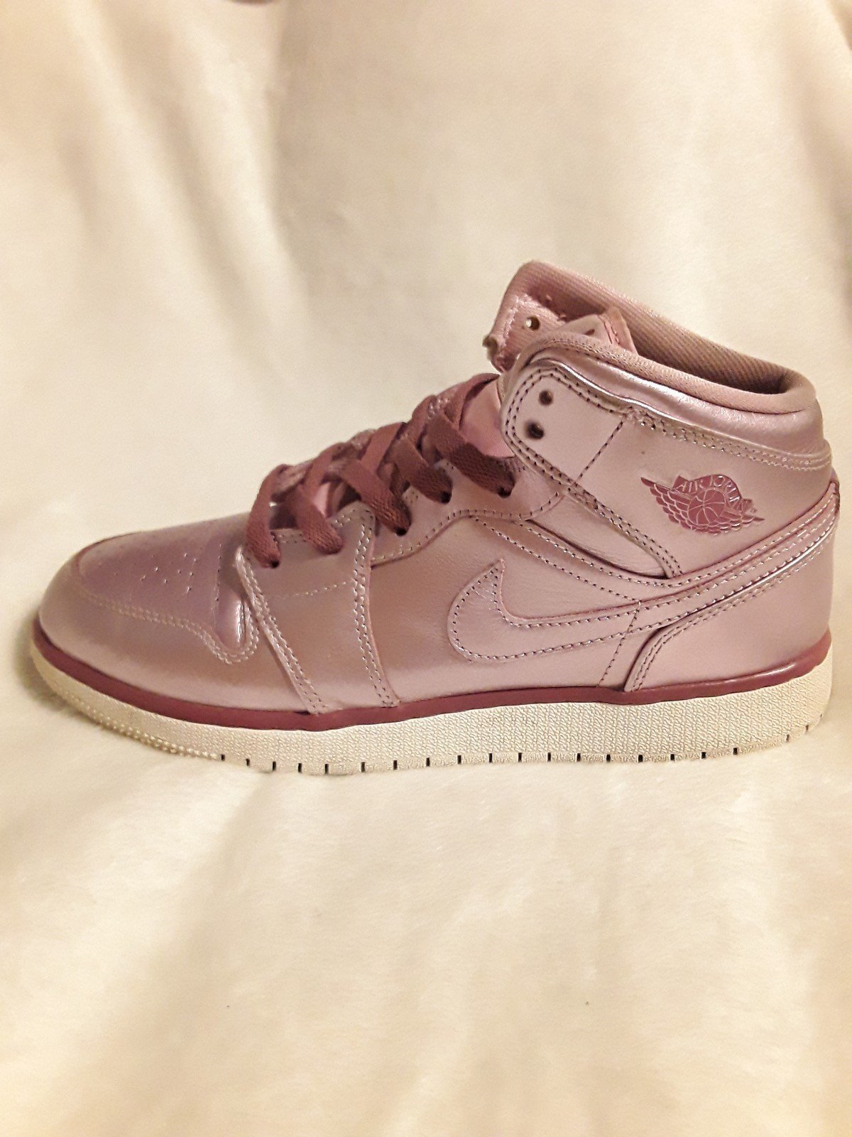 Nike Air Jordan 1 mid SE GS Pink Rise Metallic Sneakers