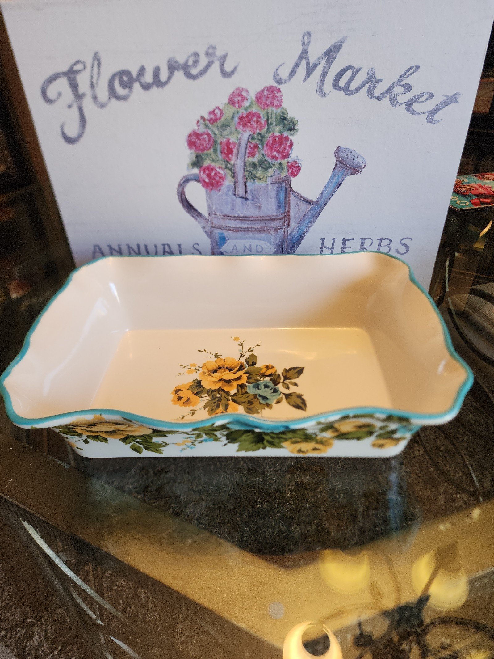 Pioneer woman 2018 Rose Shadow 9 x 13 Ruffled Edge Baker Casserole Retired HTF