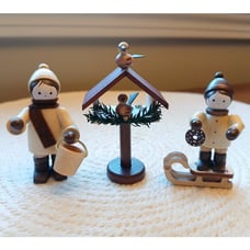 Romy Thiel Figurines - Natural Wood Bird Feeding Set of Three (NWT)