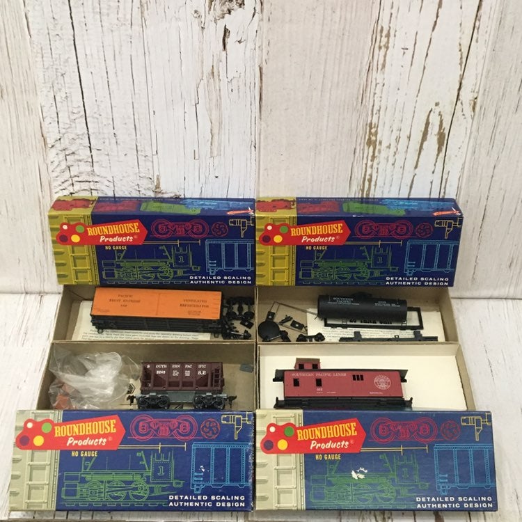 Lot Roundhouse HO Scale Train Car Kit