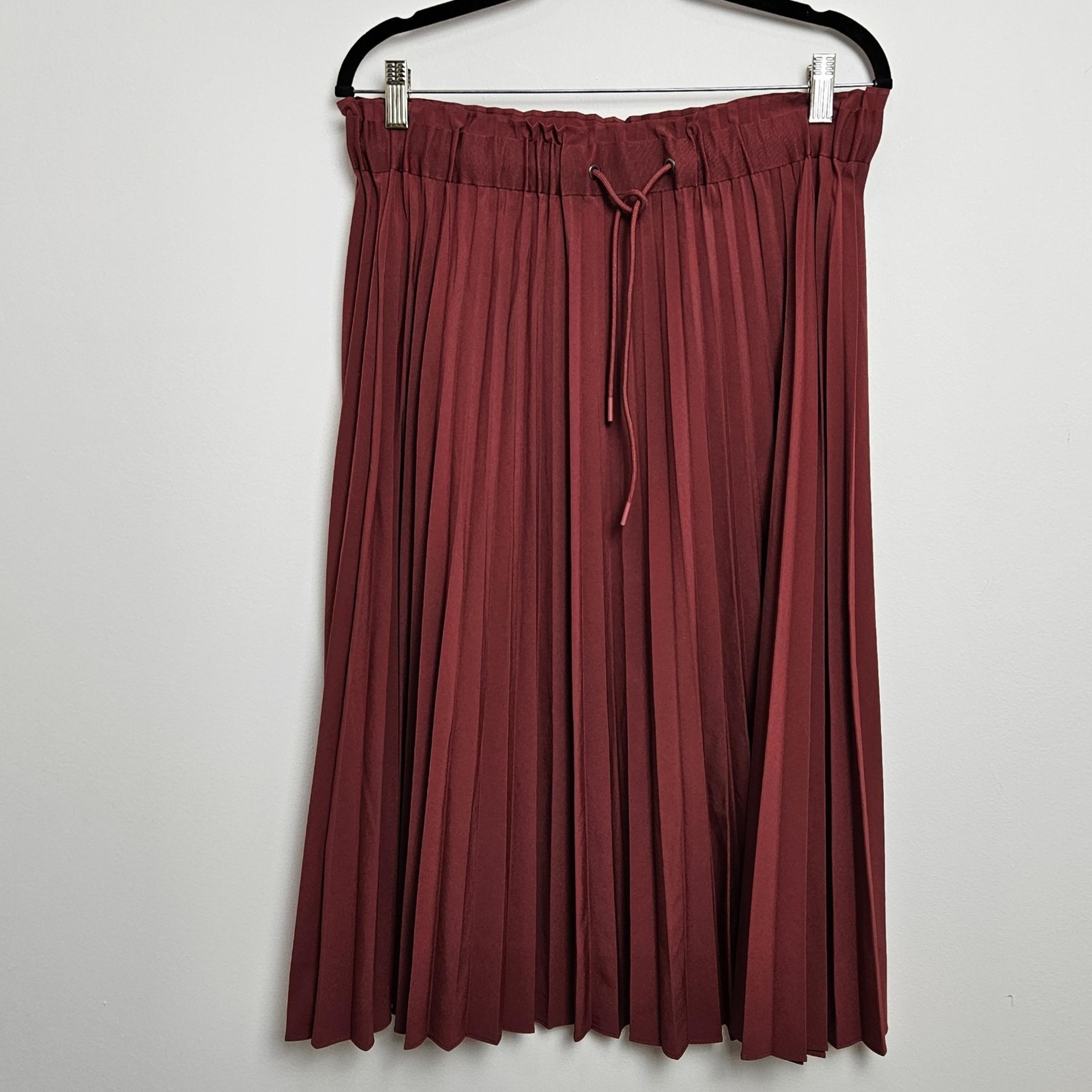 Athleta Skirt Womens Size M Hayes Pleated Midi Drawstring Waist Swing Canyon Red