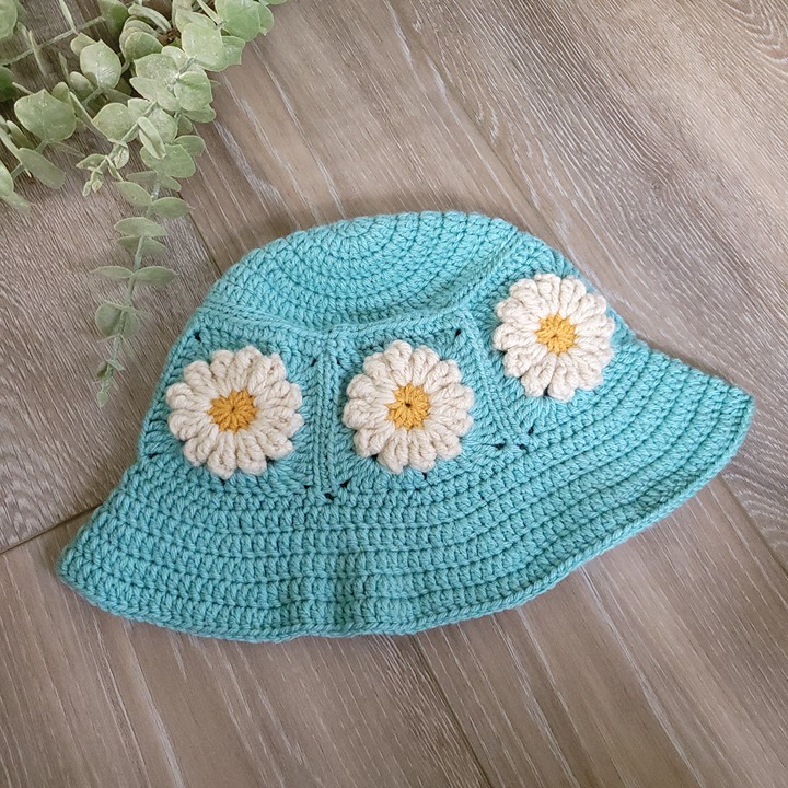Handmade Crochet Daisy Bucket Hat | Cottagecore | Summer/Beach Vibes