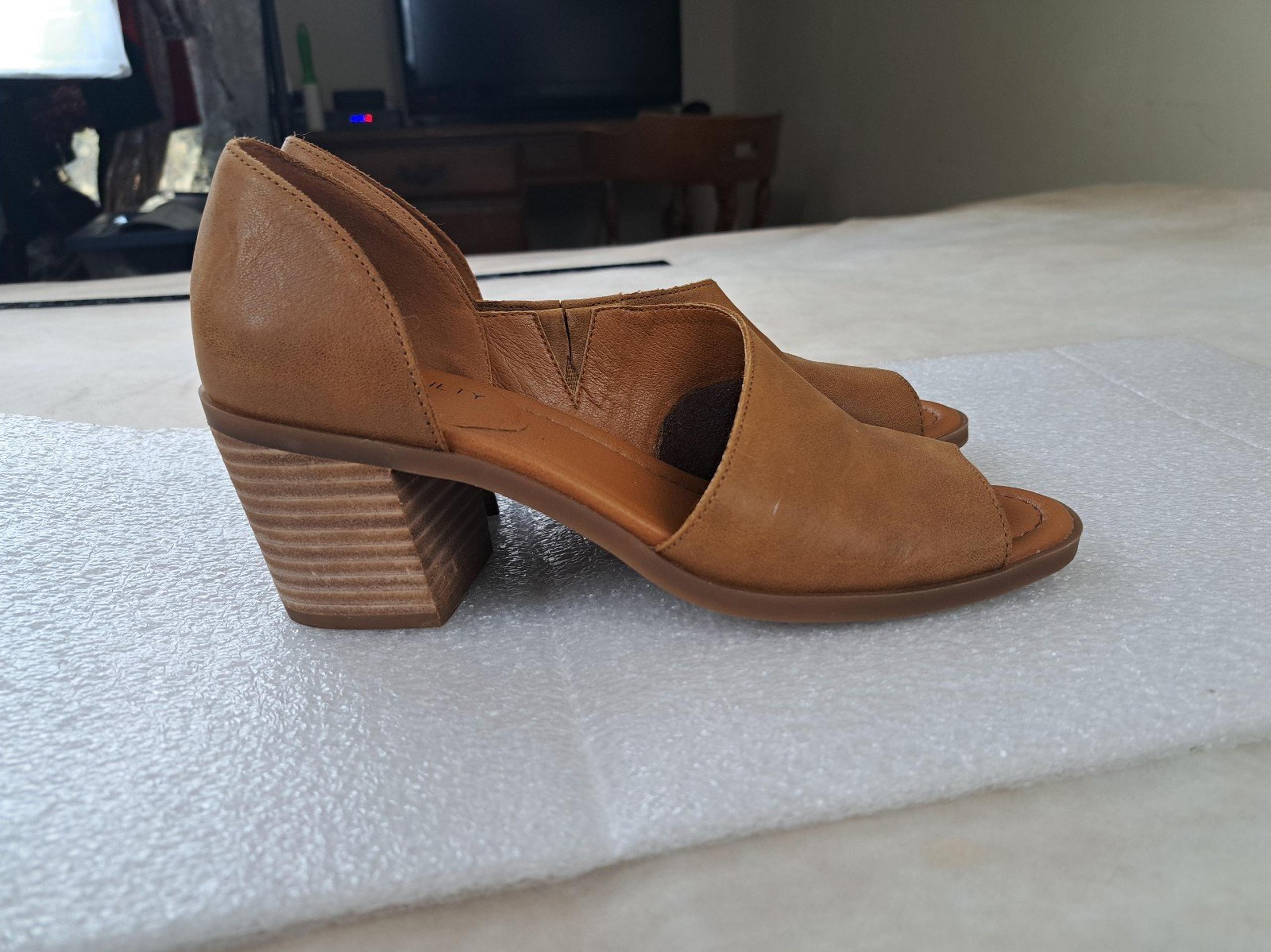 Sole Society Shoes Ralimia Leather Stacked Heel Open Toe Brown Sandals Size 8.5M
