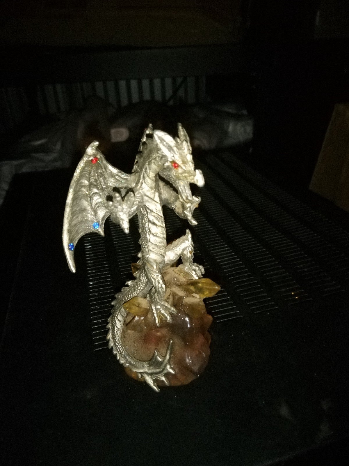 Dragon sculpture