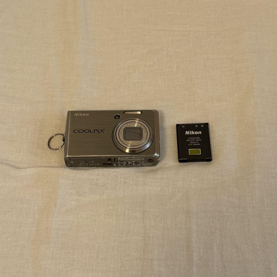 Nikon COOLPIX S600 Digital Camera Silver