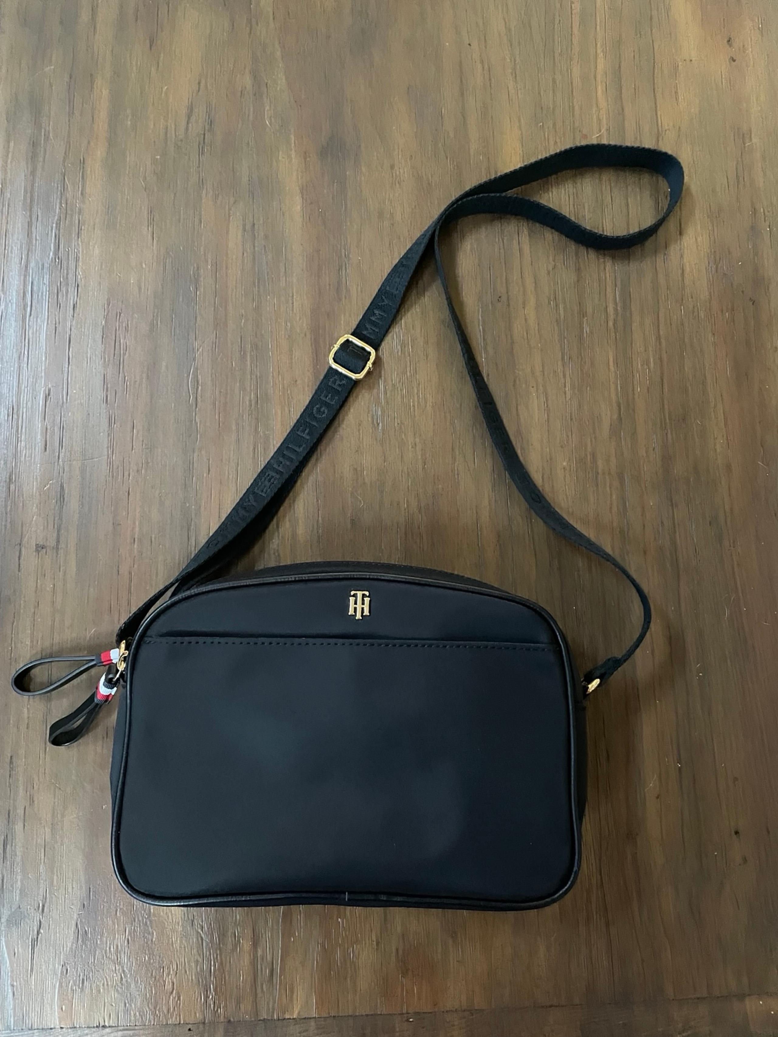 Tommy Hilfiger Crossbody Monogram Dual Zip pocket black