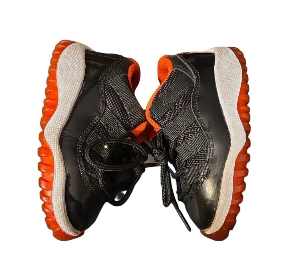 Nike Air Jordan 11 retro Shoes