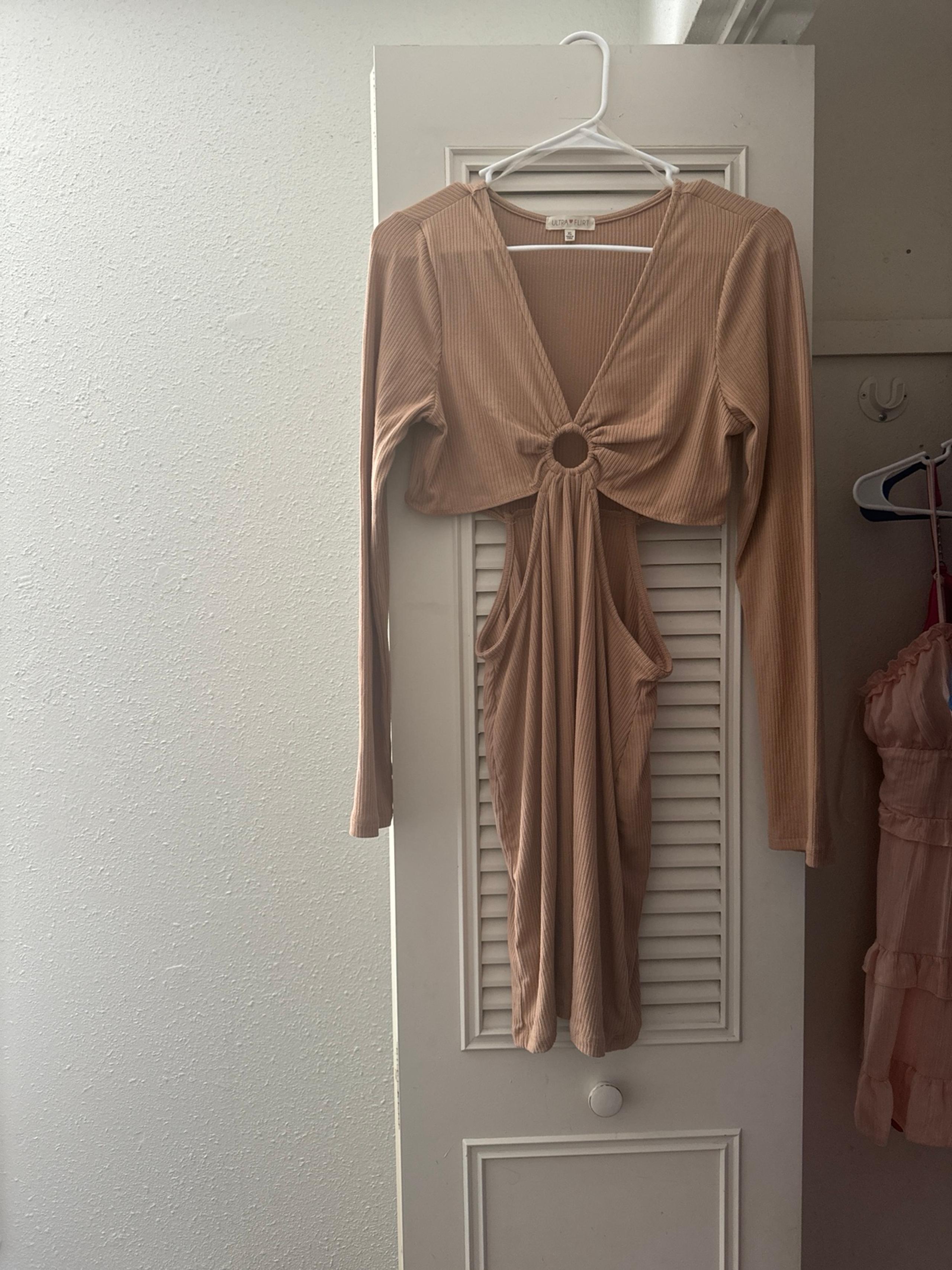 Cute cut out brown dress cut out