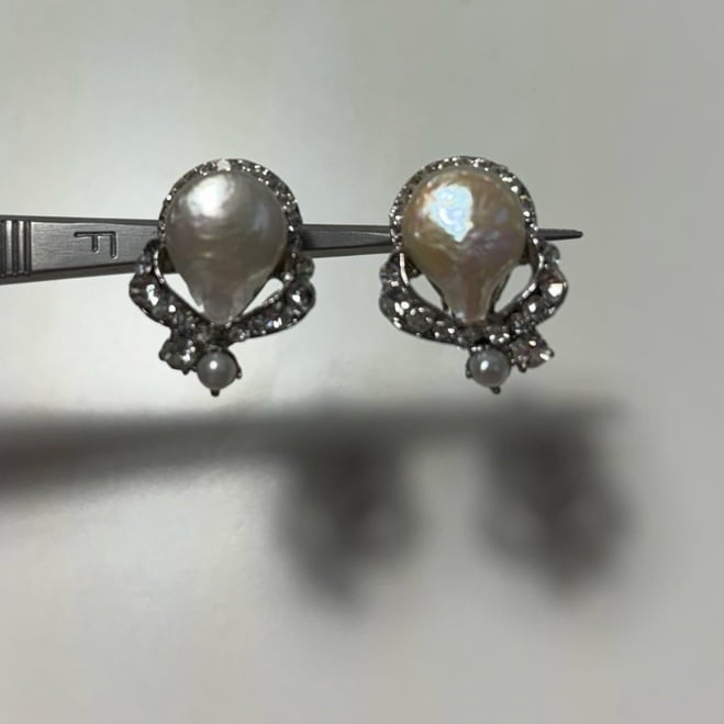 Vintage Siman Tu Freshwater Pearl Costume Clip Ons