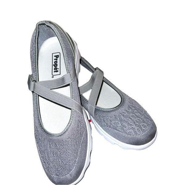 Propet gray and white lightweight comfy shoes! New