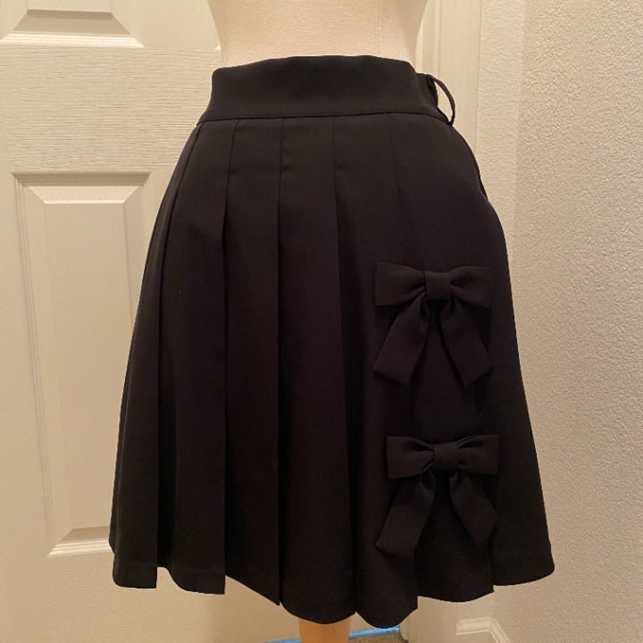 Ank Rouge - Black ribbon pleated skirt