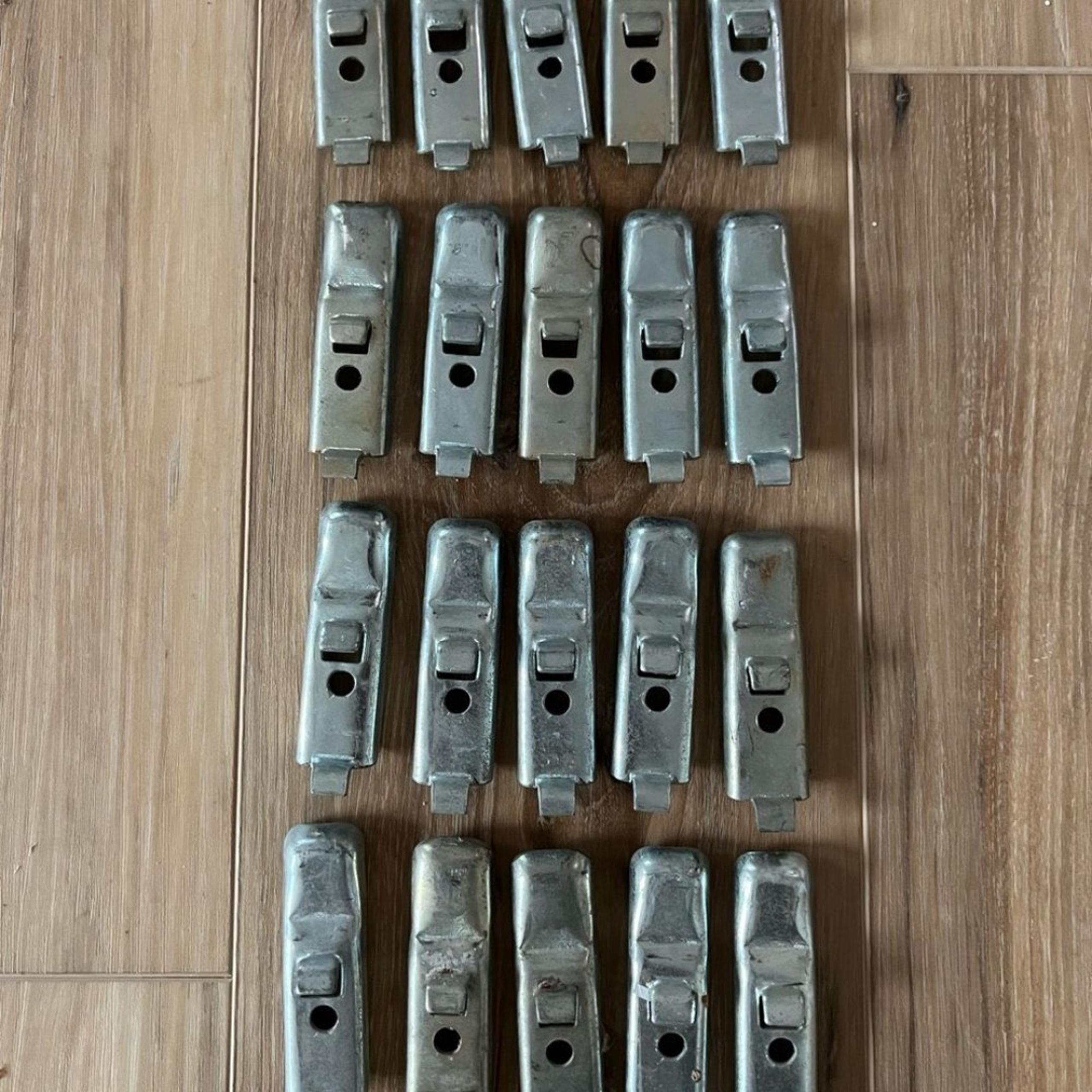 20 Pack of Industrial Silver Steel Metal Shelf Clips by Republic Steel