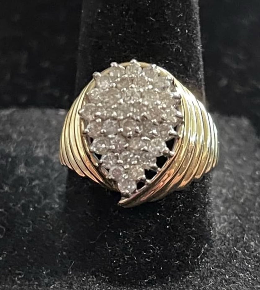 Pear Shaped 1cttw Round Diamond Cluster Ring w/ Ridged Sides in 10k Yellow Gold