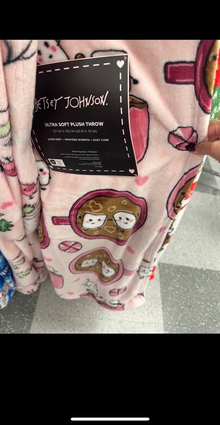 Betsey Johnson Ultra Soft Hot Cocoa Pink Plush Throw Blanket