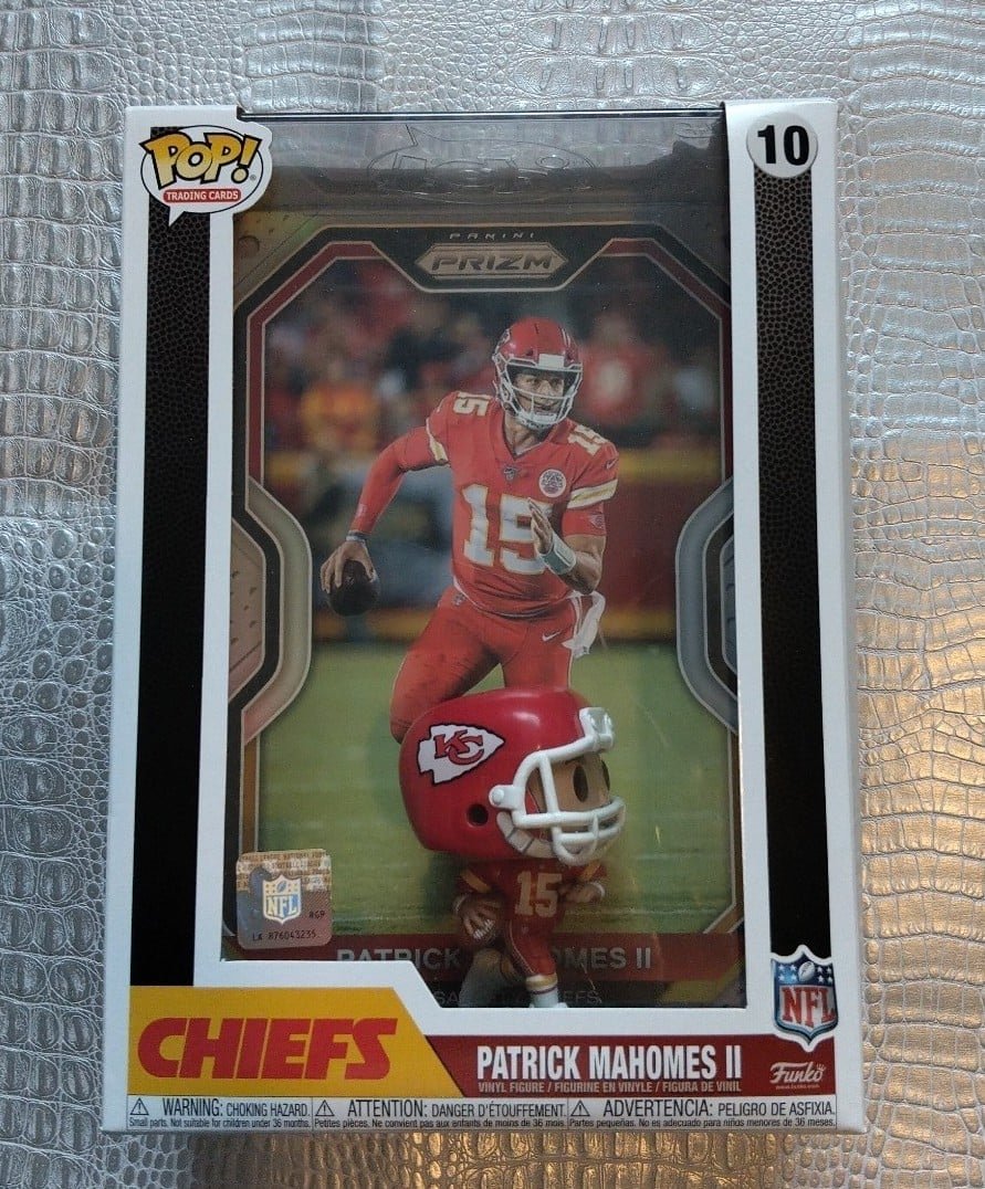Patrick Mahomes ll Funko Pop Panini Prizm Vinyl figure and Card