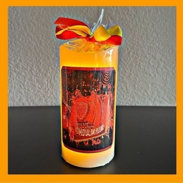 NWT. Moulin Rouge Musical Theater Flameless Candle
