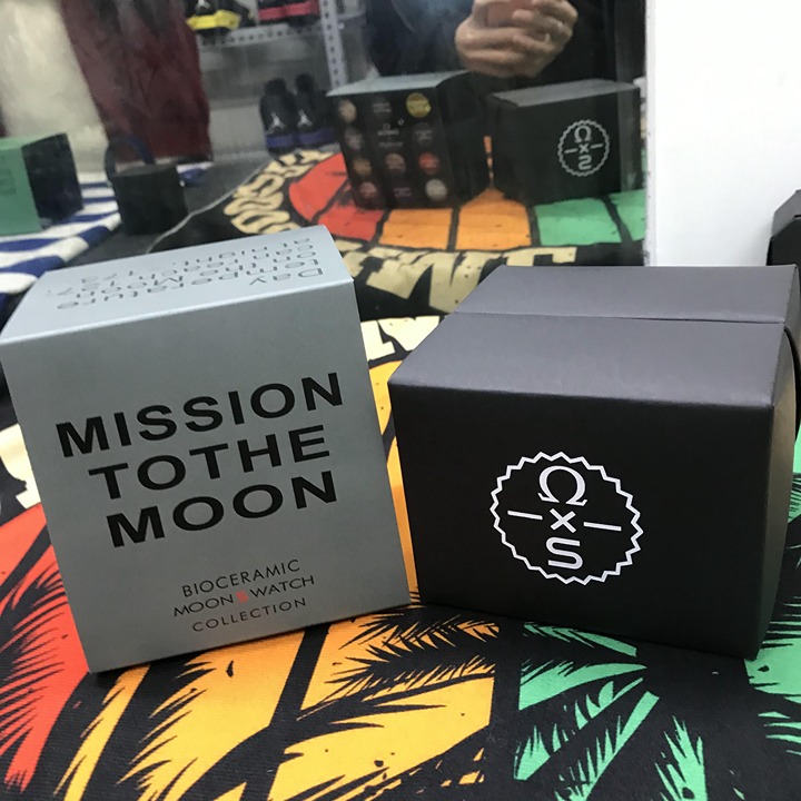 Swatch MISSION TO THE MOON