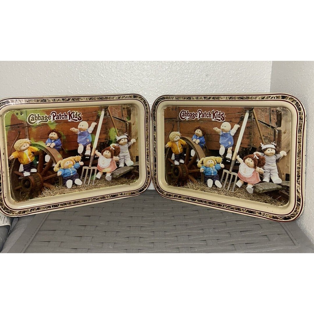 Vtg 1984 Cabbage Patch Kids Dolls on the Farm TV Metal Snack Dinner Tray TWO