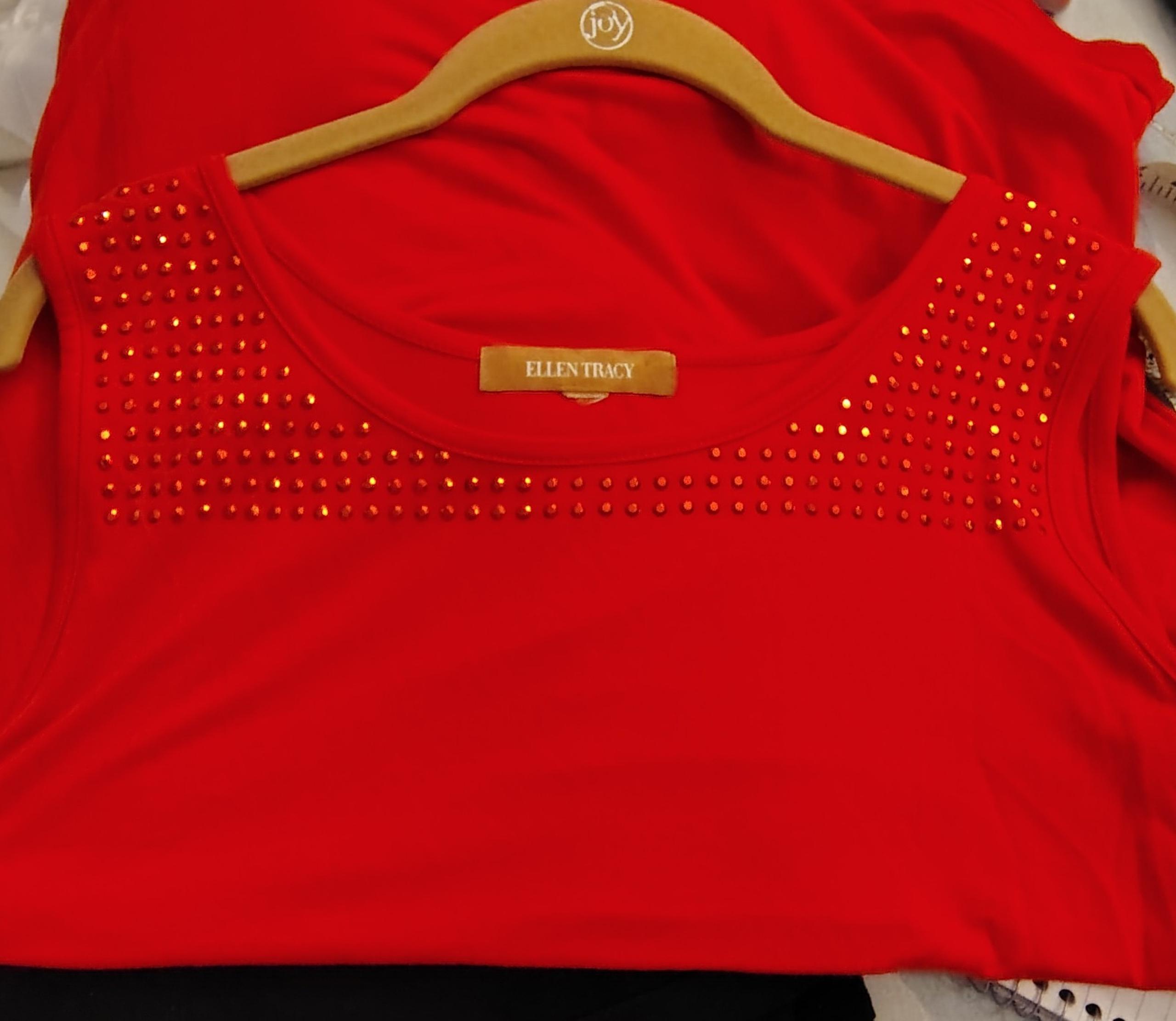 Women's Red Sleeveless super soft blouse sz 1x by 
Ellen Tracy