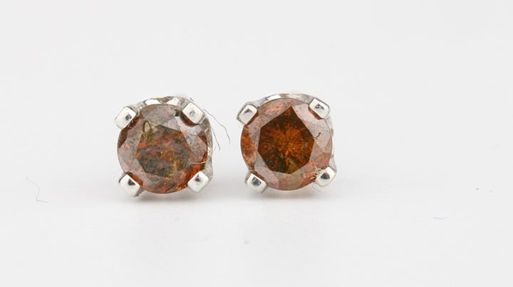 SOLD. 14k Diamond Stud Earring Root beer in White Gold apr 3