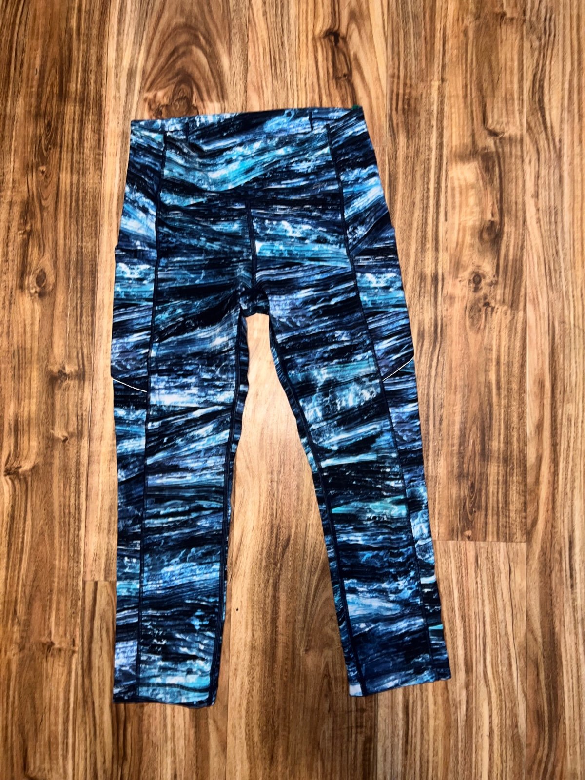 EUC Lululemon Speed Up Crop *21 Size 4 Tidal Blue Multi Side Pockets