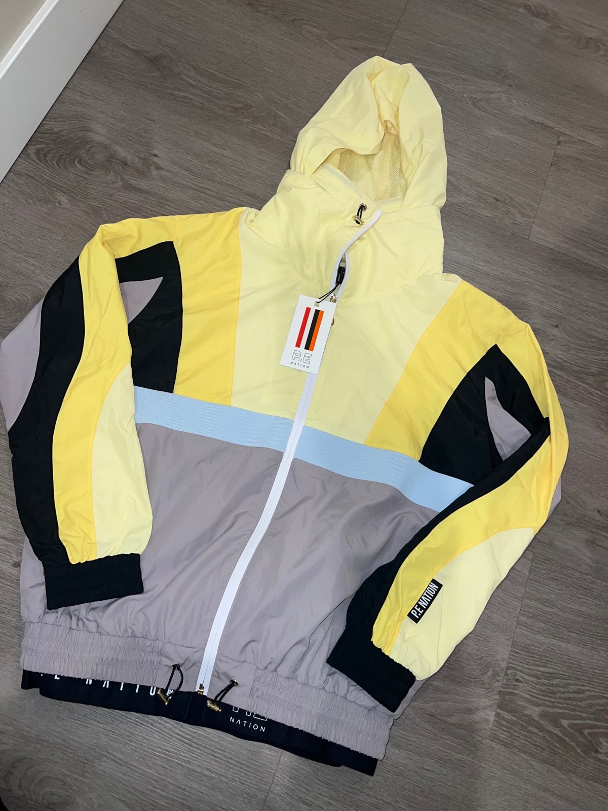 PE nation windbreaker nwt sz small