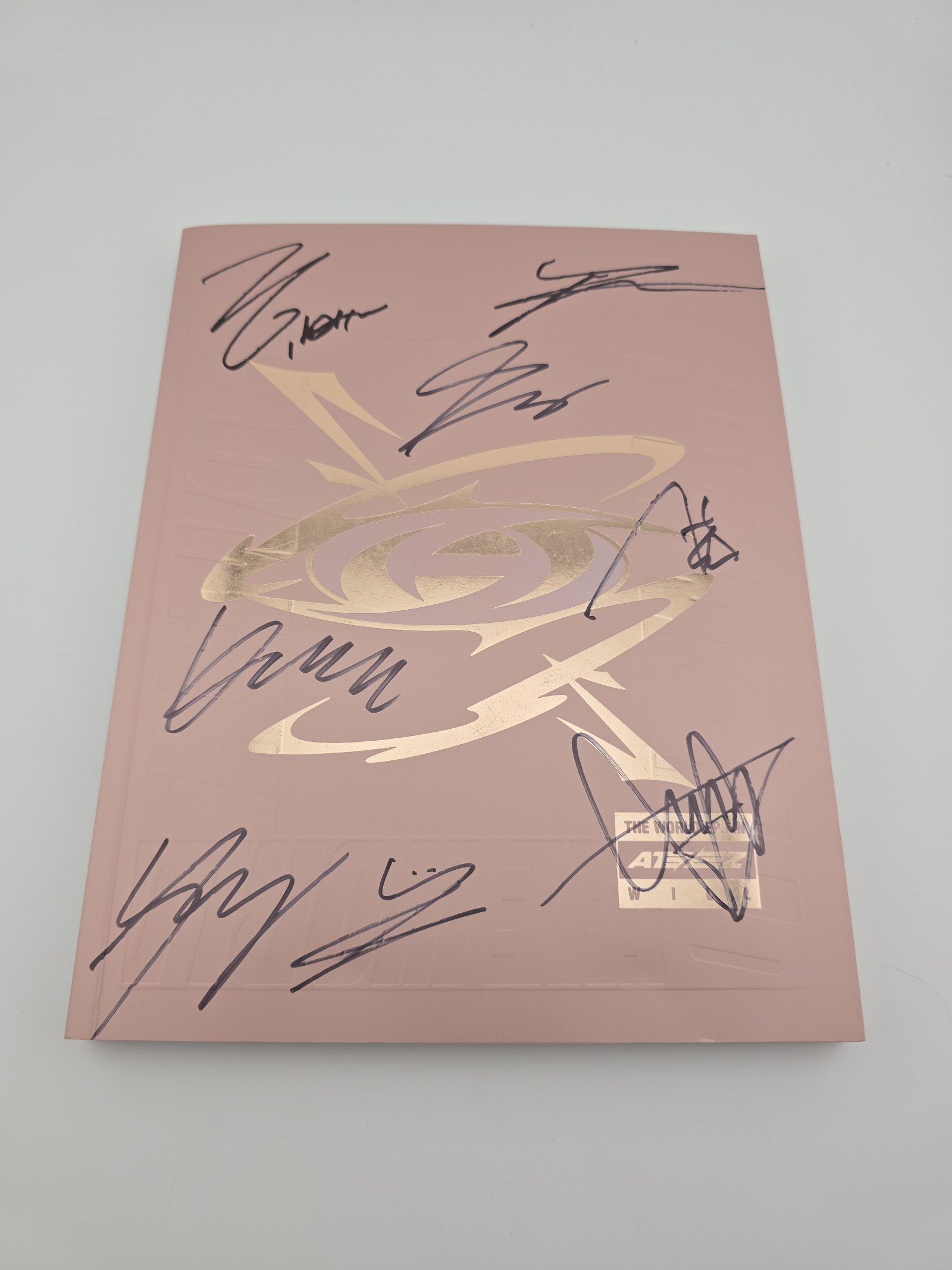 ATEEZ OFFICIAL THE WORLD EP. FIN:WILL A SIGNED ALBUM NO PC