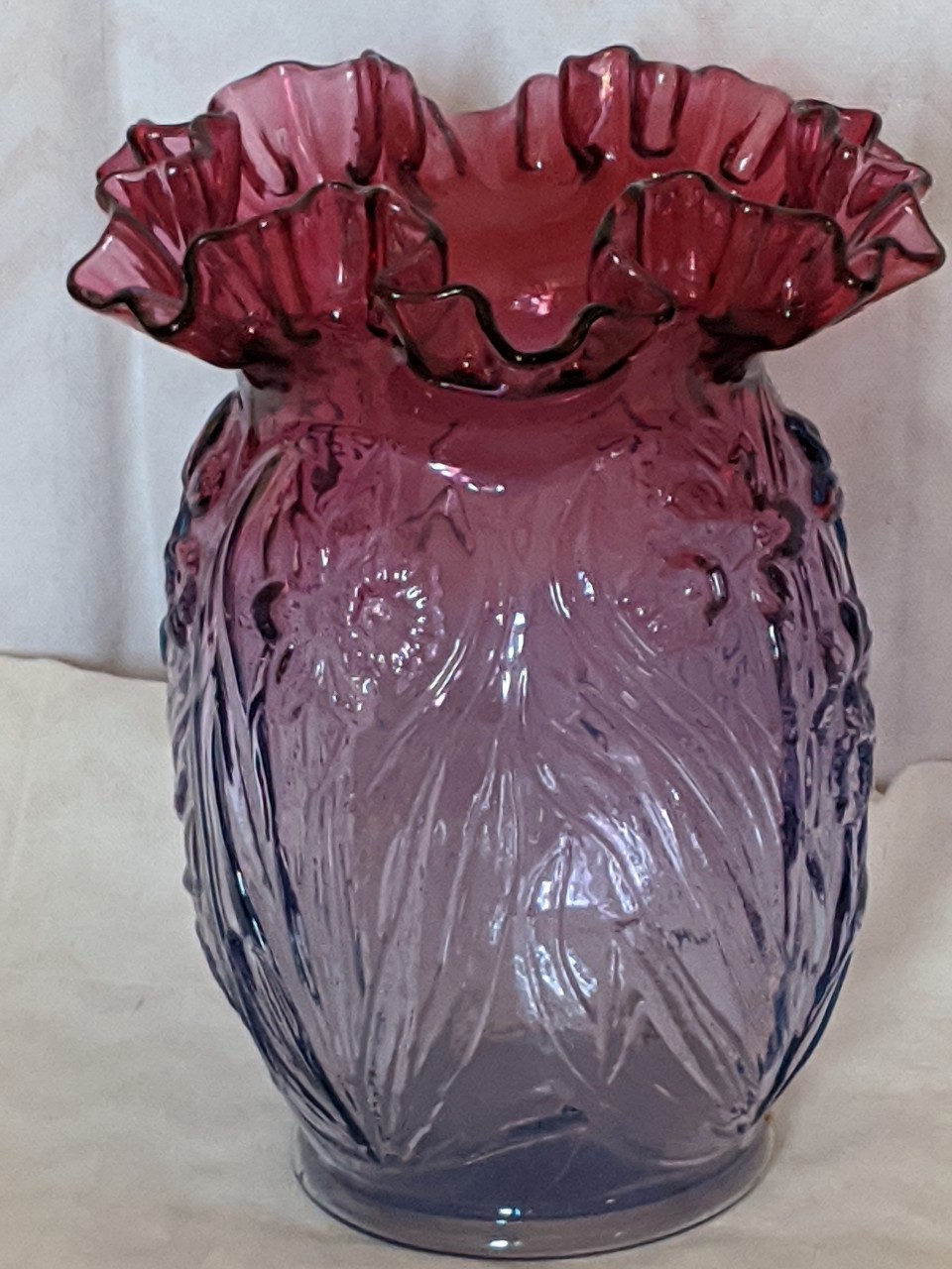 Fenton Glass Mulberry Daffodil Vase 8 Crimped Ruffle -ombre