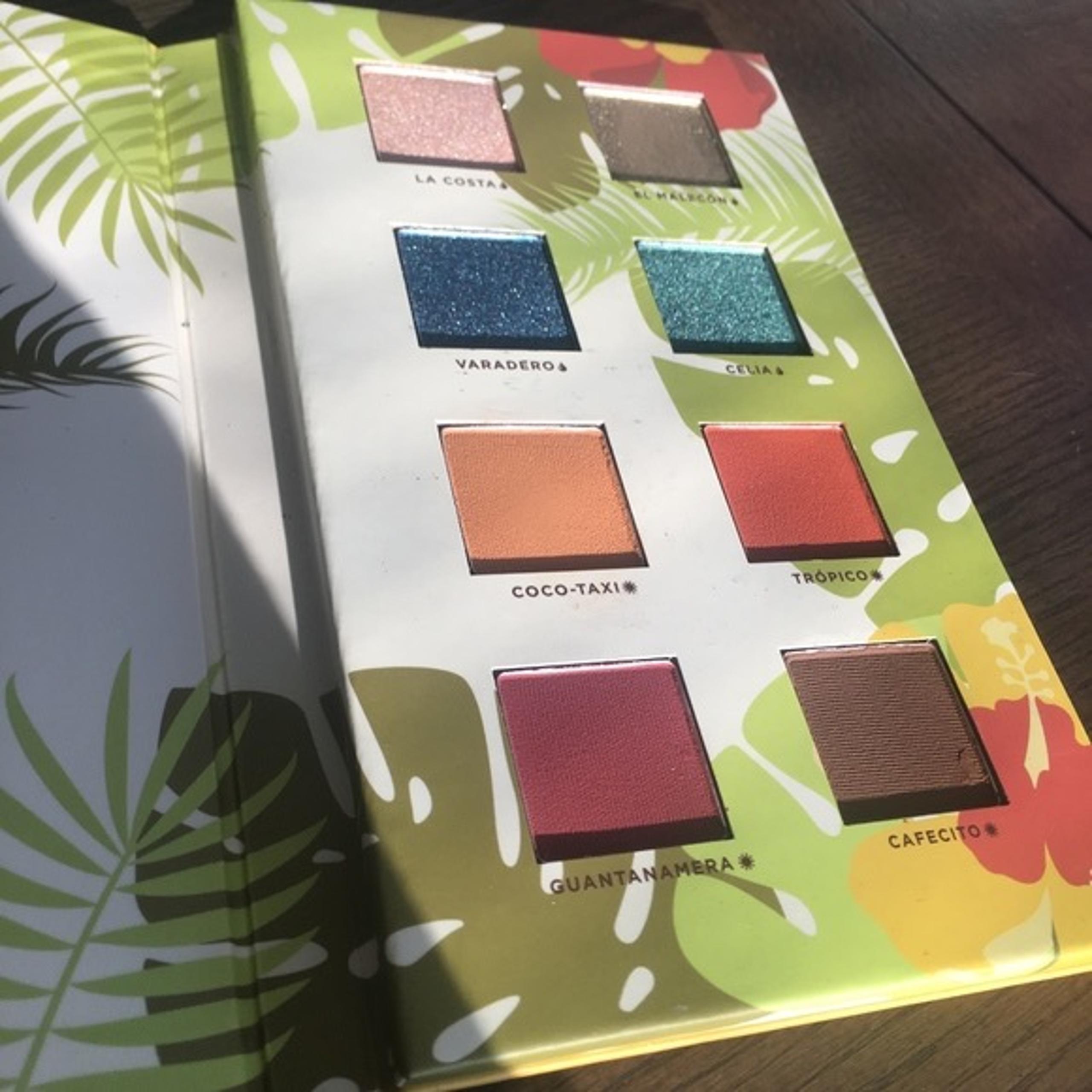 Reina Del Caribe Vol.1 Eyeshadow Palette