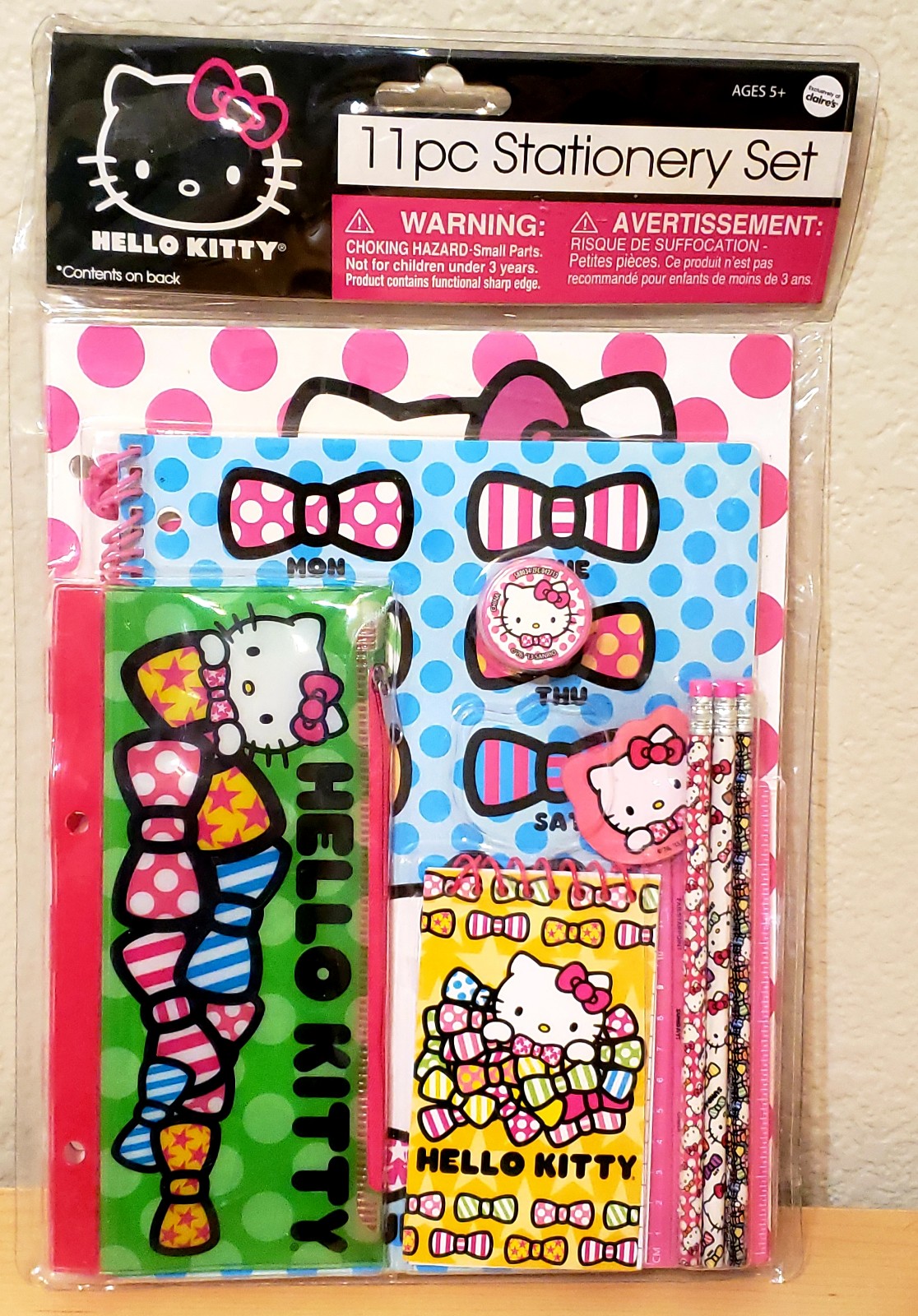 2013 SANRIO HELLO KITTY 11 PIECE STATIONARY SET NOTEBOOK PENCILS MEMO PAD & MORE