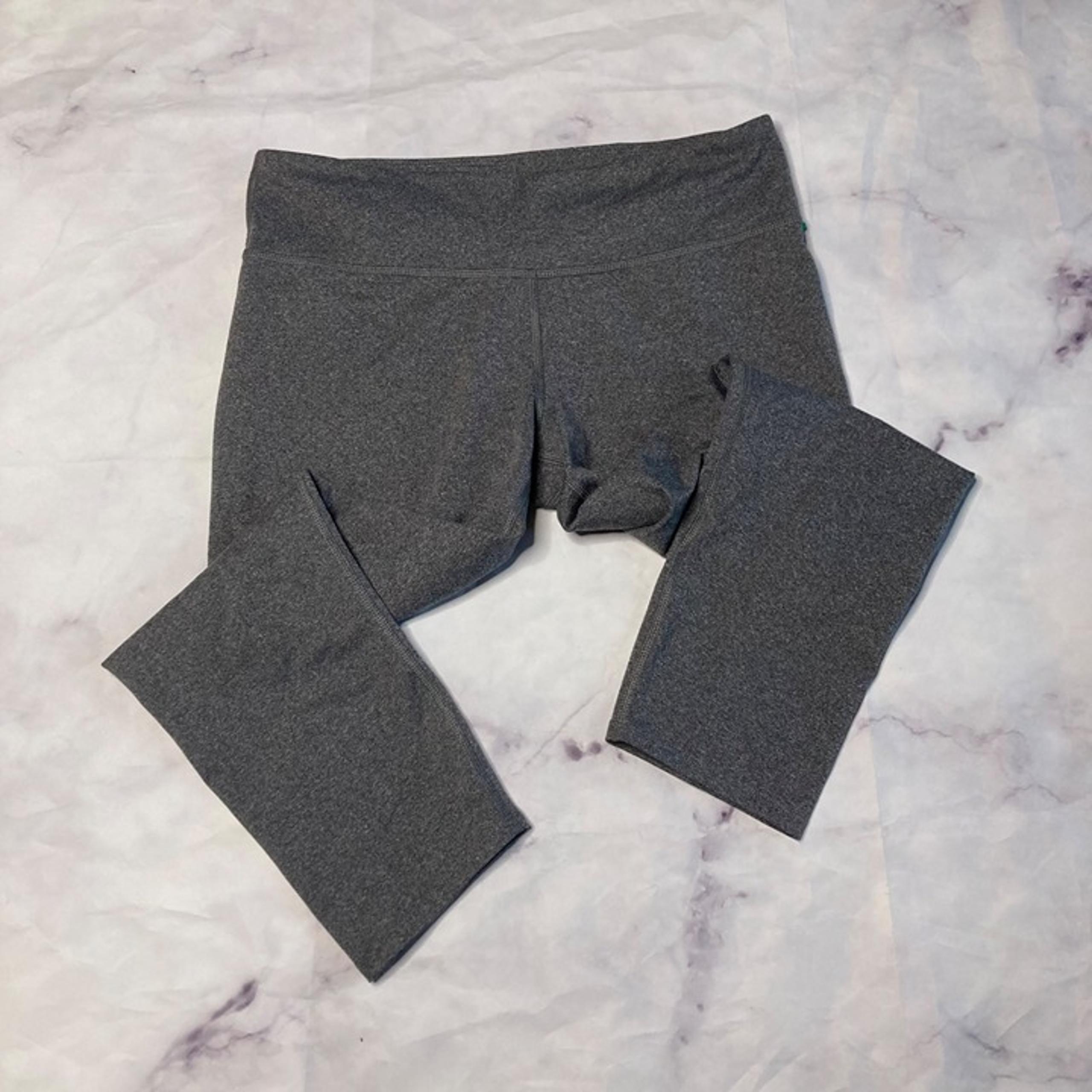 REI Co-Op Capri Leggings Womens Size Medium Gray Crop Athletic