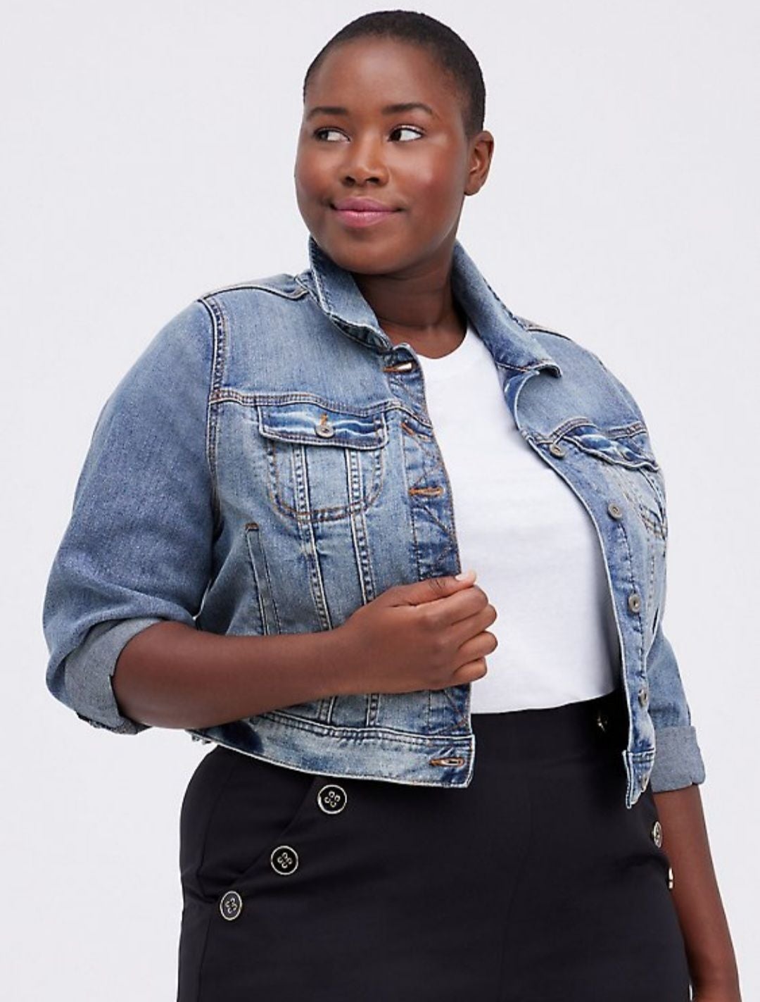 DENIM TRUCKER JACKET - LIGHT WASH