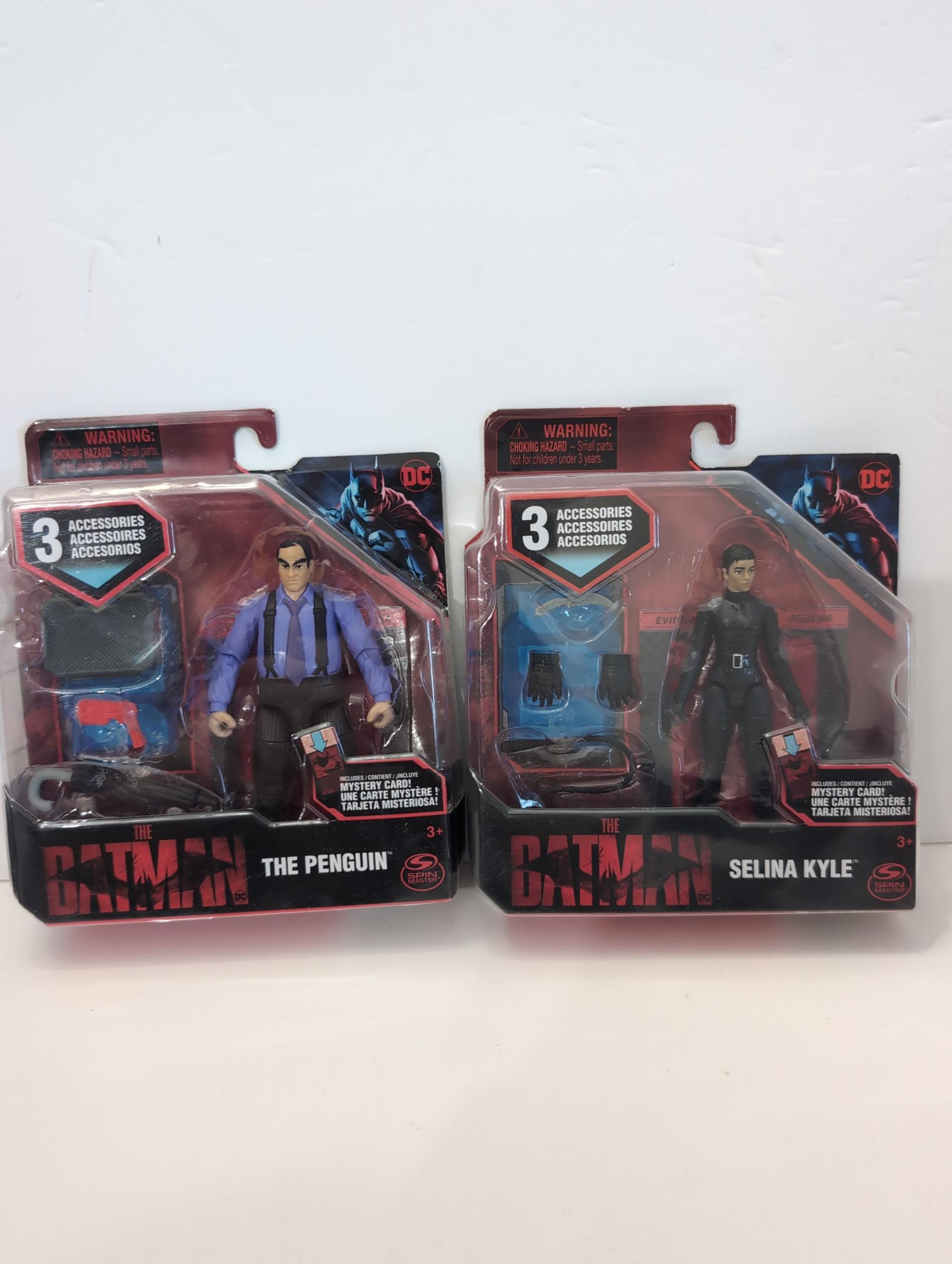 DC Comics 4-inch Selina Kyle and The Penguin with 3 Accessories