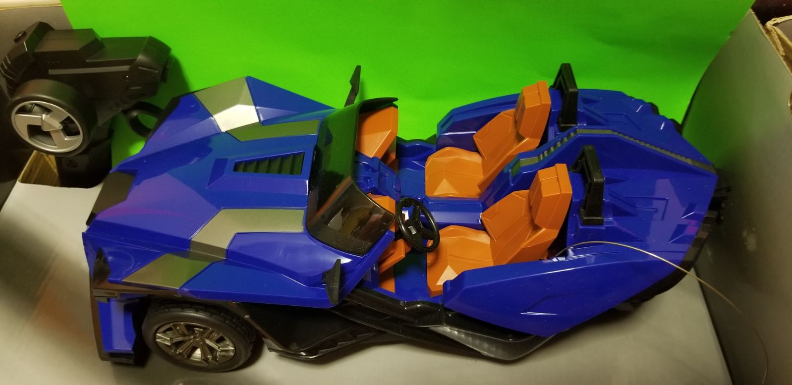 Polaris slingshot RC toy