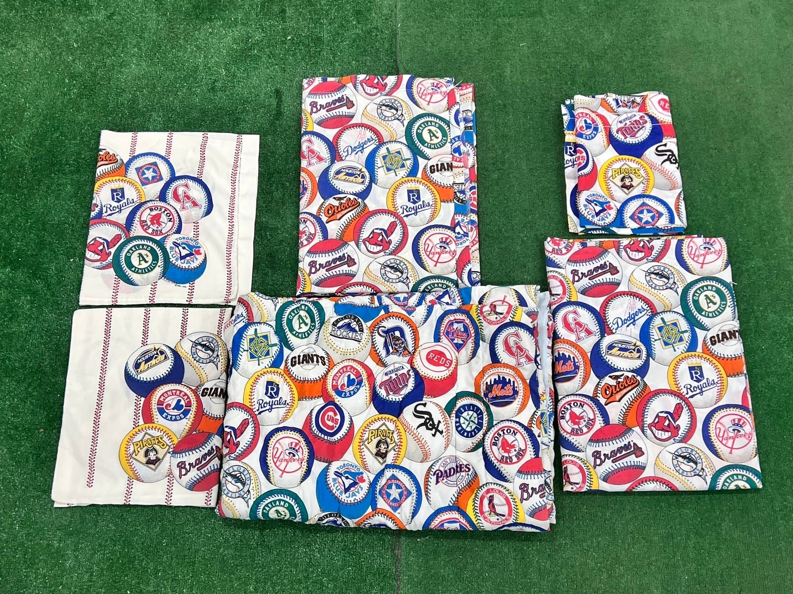 90s MLB Logos All over print baseballs Bedroom Set