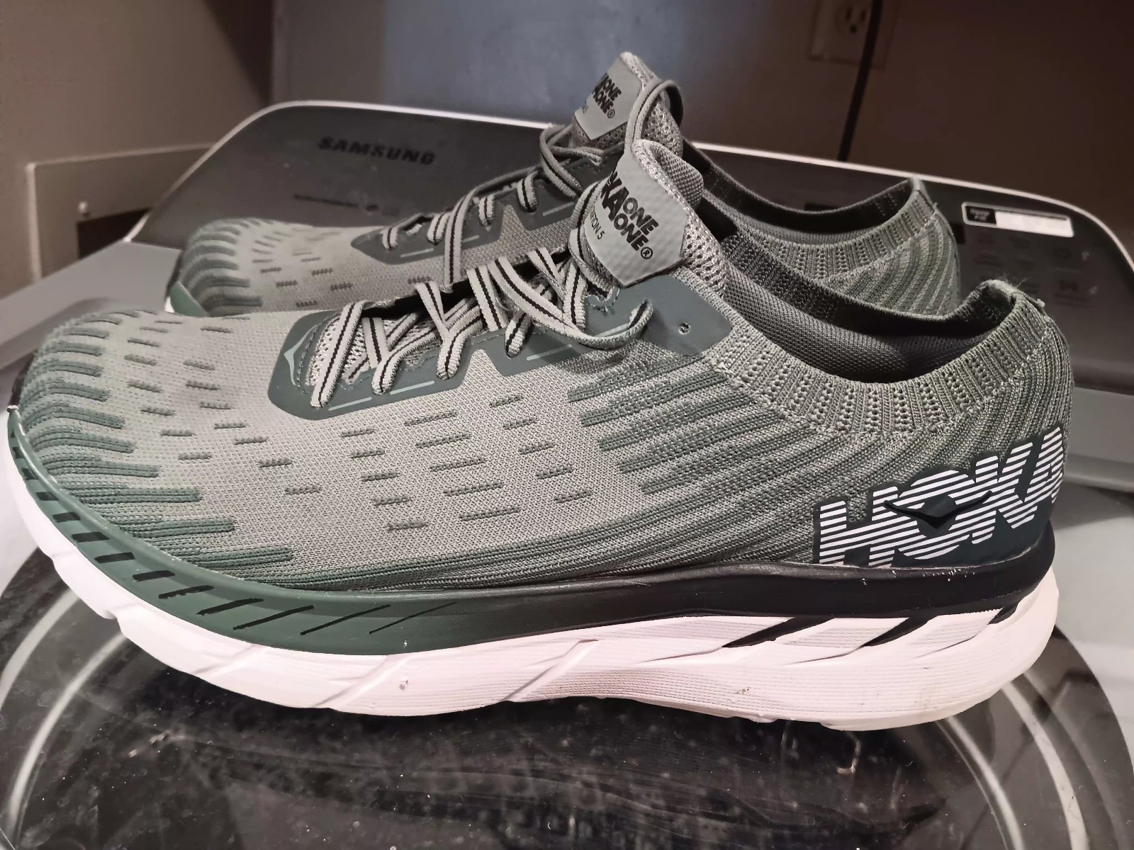 Mens hoka Clifton knit size 11.5