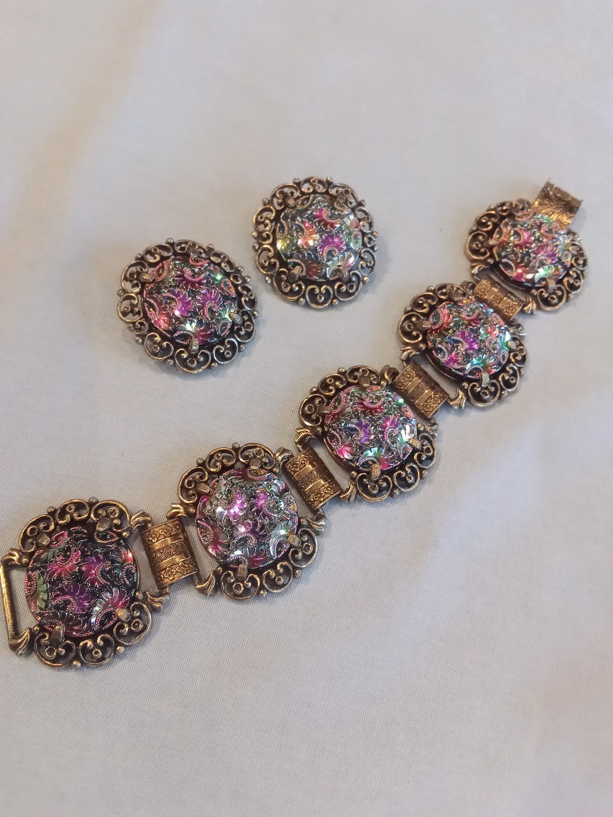 Vintage Judy Lee Carved Iridescent Carnival Glass Bracelet & Clip On Earrings