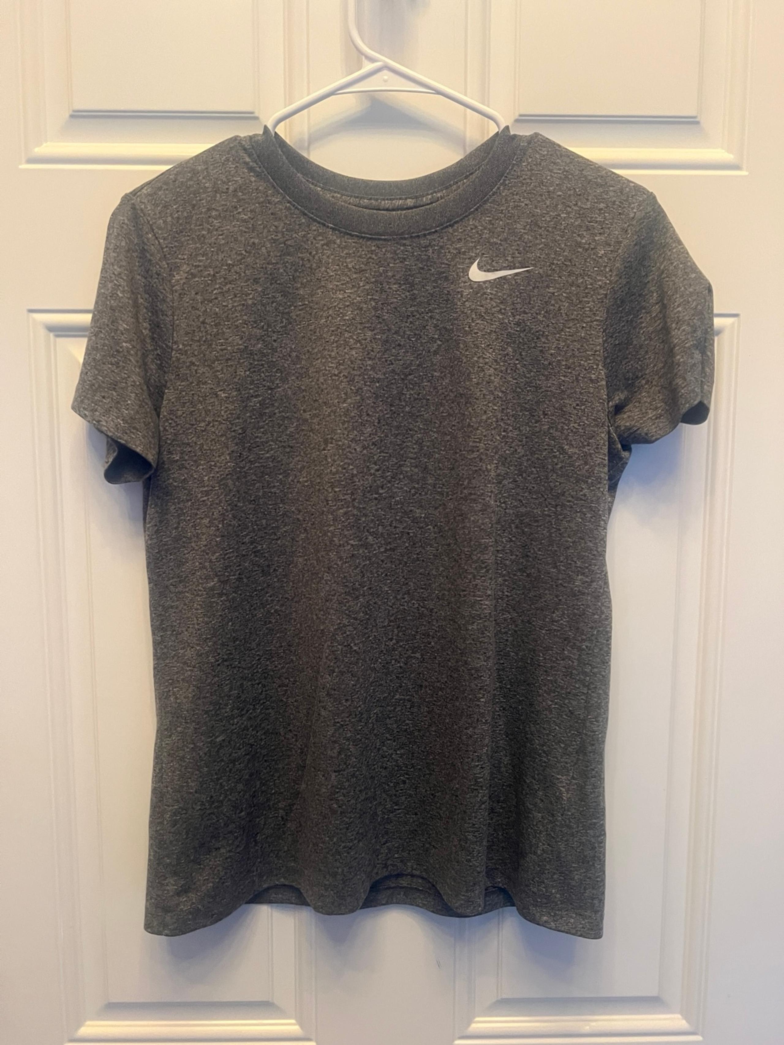 The Nike Tee Size Medium