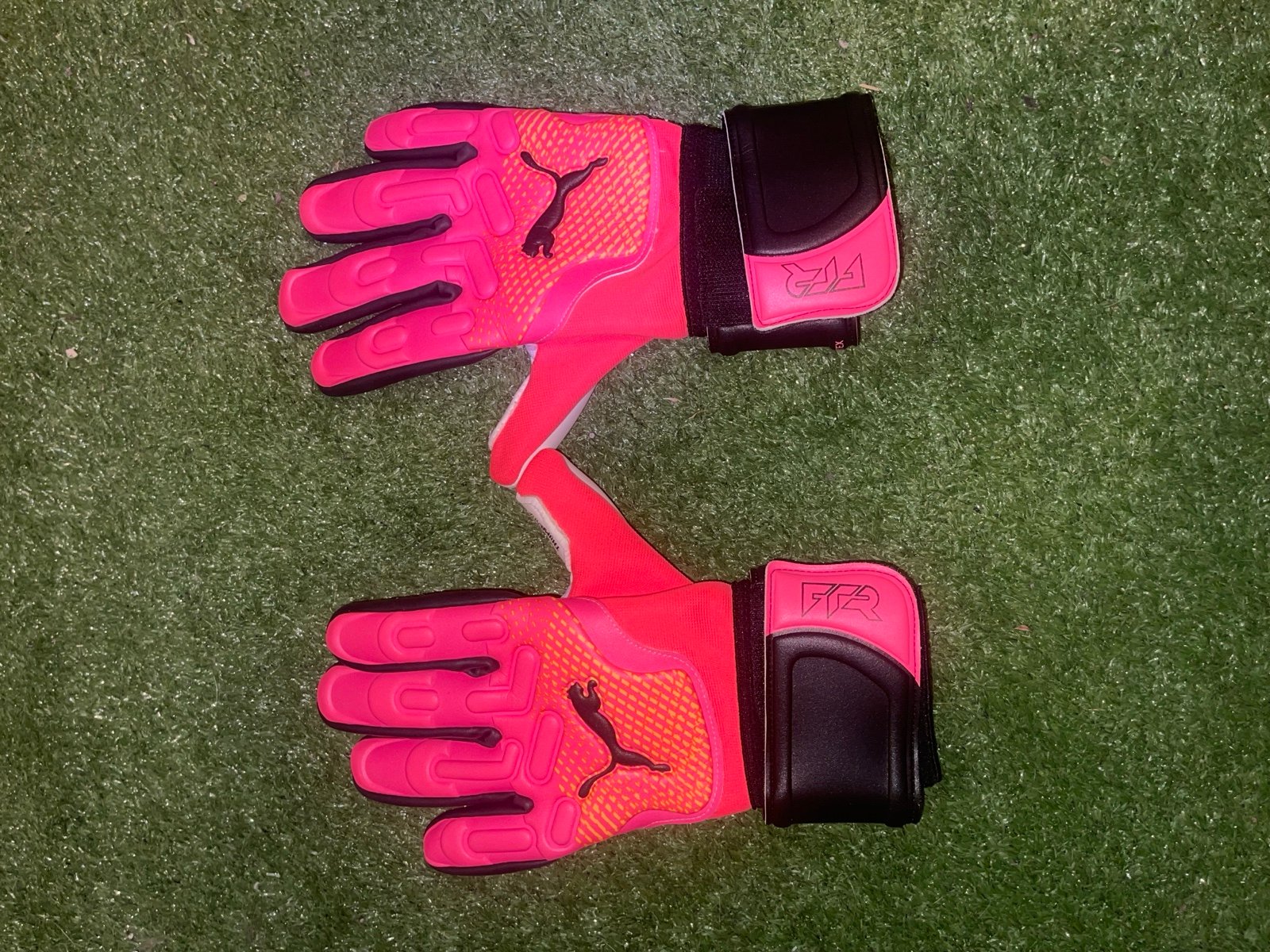 Puma Soccer goalie gloves