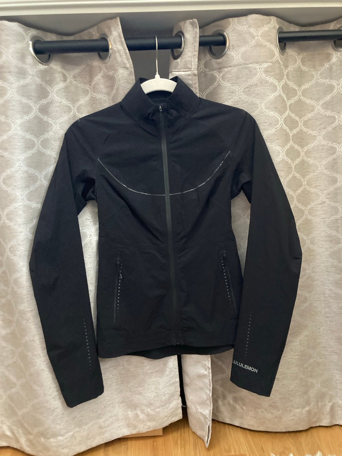 Lululemon black Fast and Free Windbreaker size 2