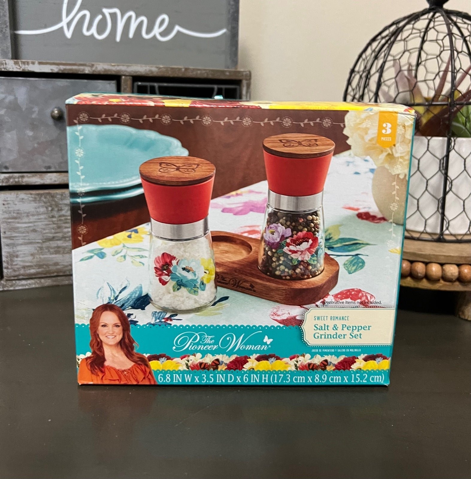 New Pioneer Woman Sweet Romance Salt & Pepper Grinders