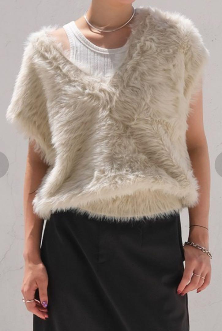 V-neck Shaggy Knit Vest
