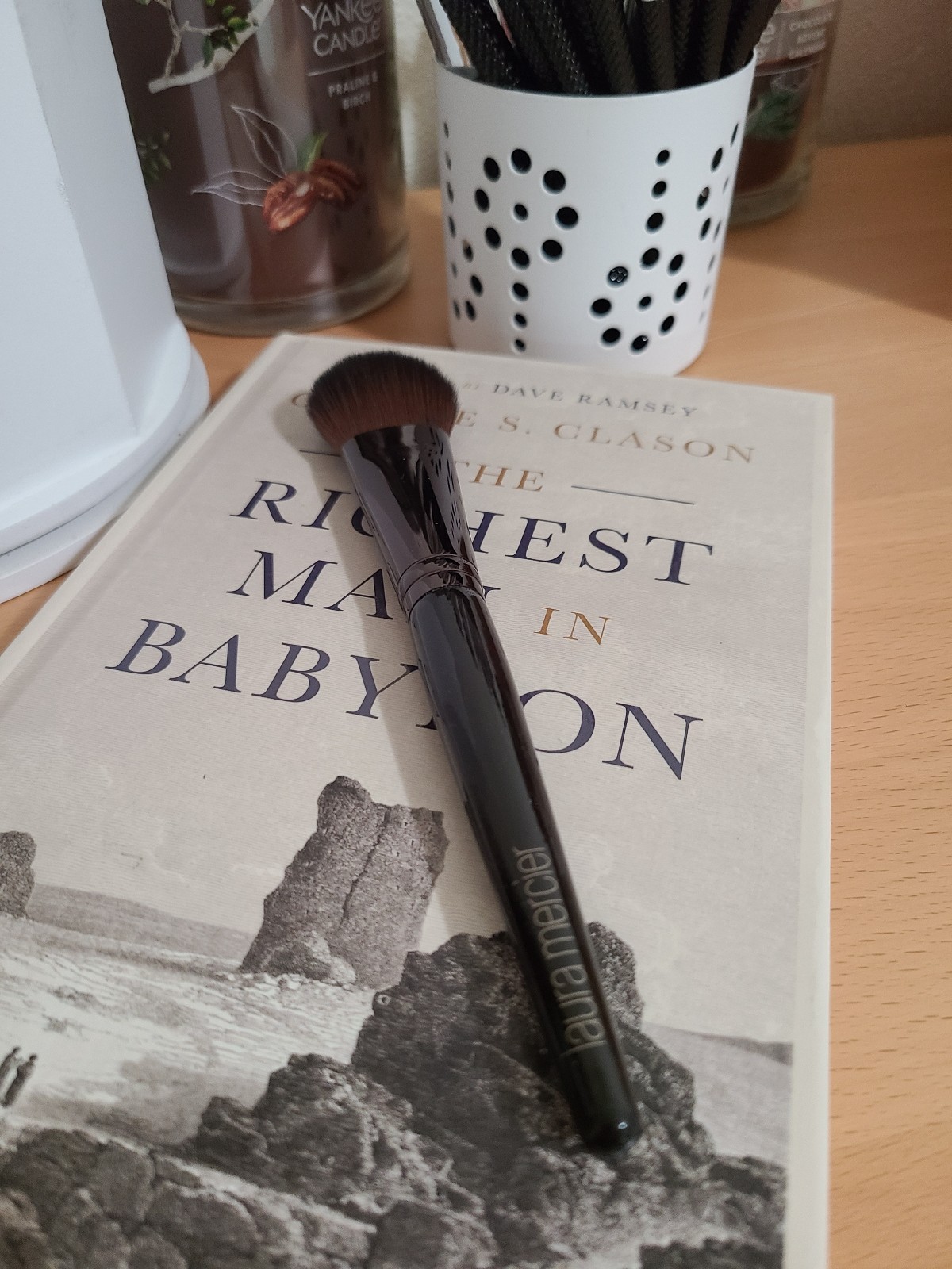 Laura Mercier Face Brush for cheek colour