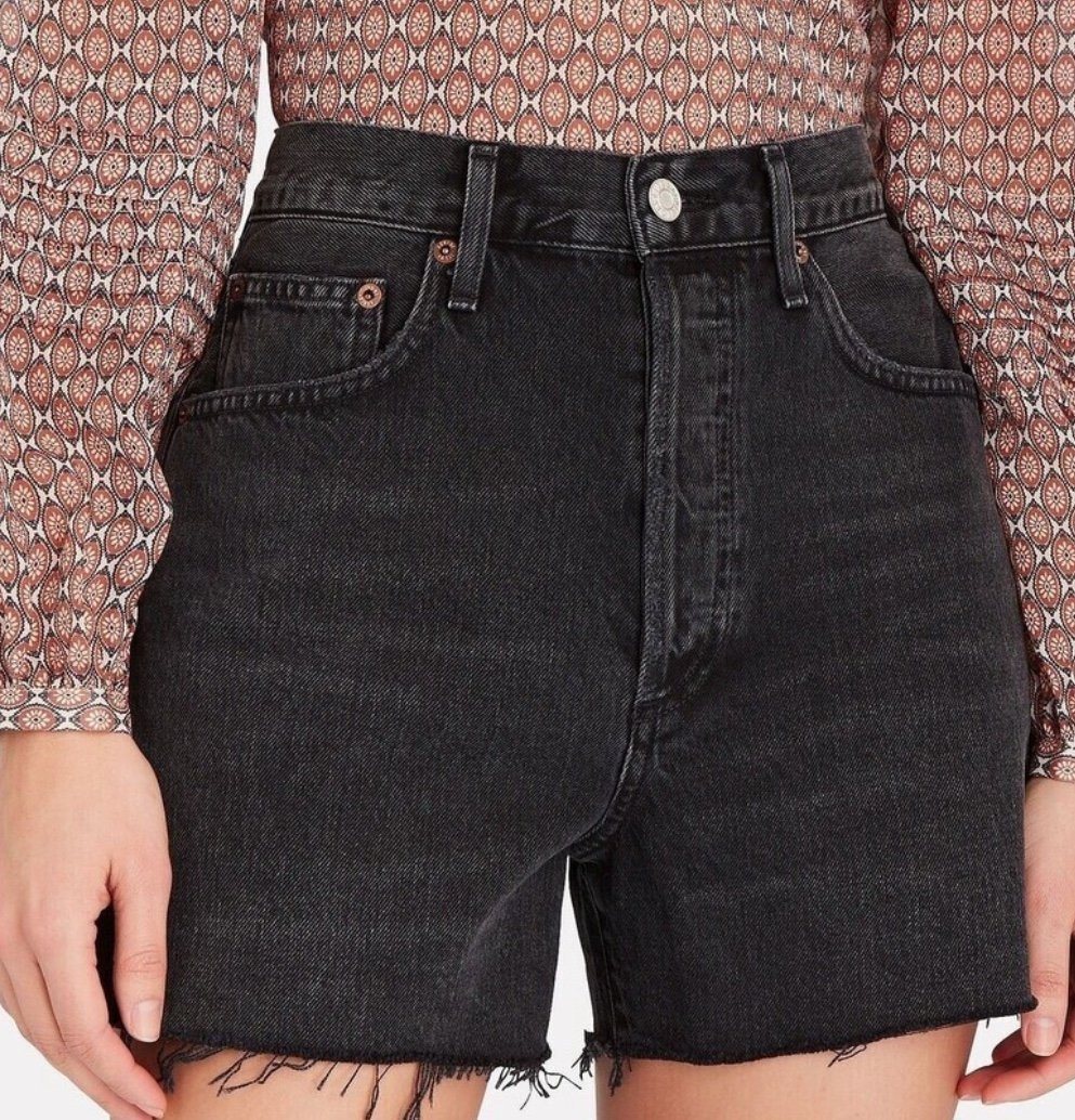 【関税込み】AGOLDE ブラック Dee デニムショートパンツ AGOLDE Dee Black Jean Short Size 23 Denim Cutoff Raw Hem shorts