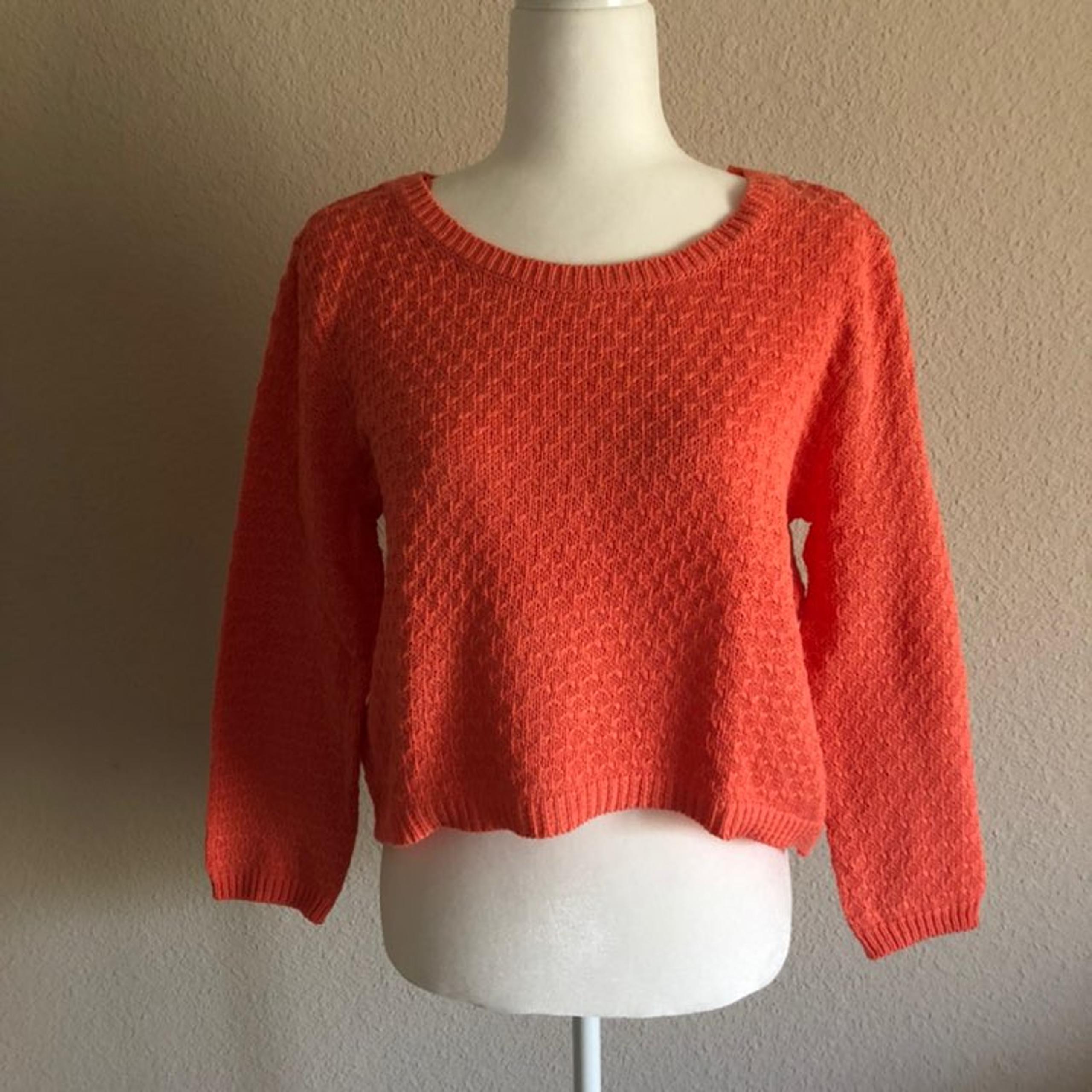 NWT American Rag Coral Knit Sweater in M