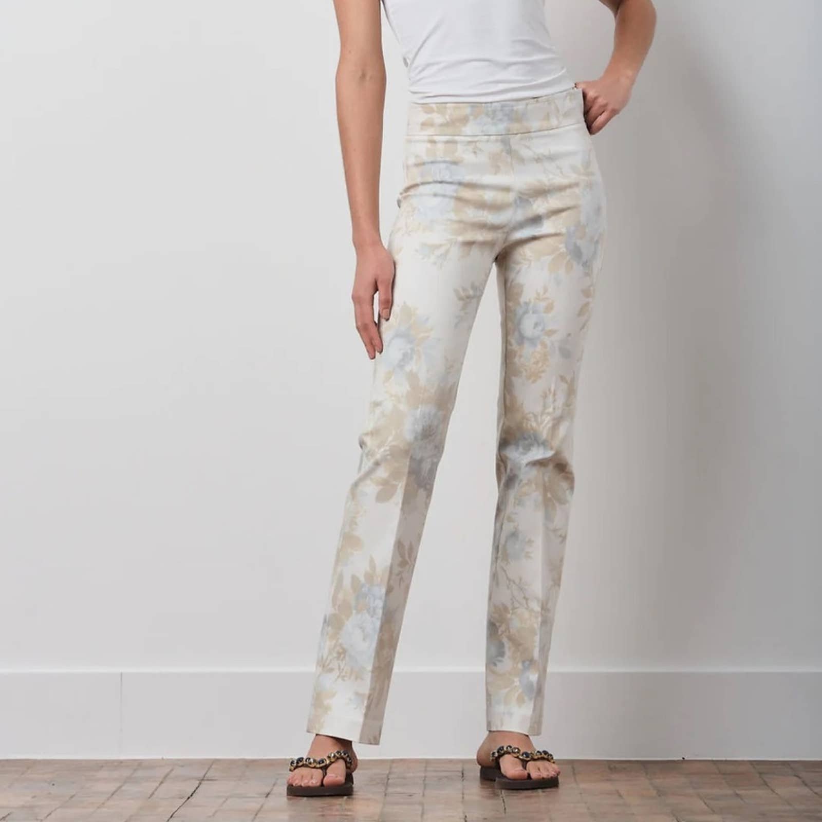New Avenue Montaigne Becca Flowers Beige Bootcut Pull On Size 8