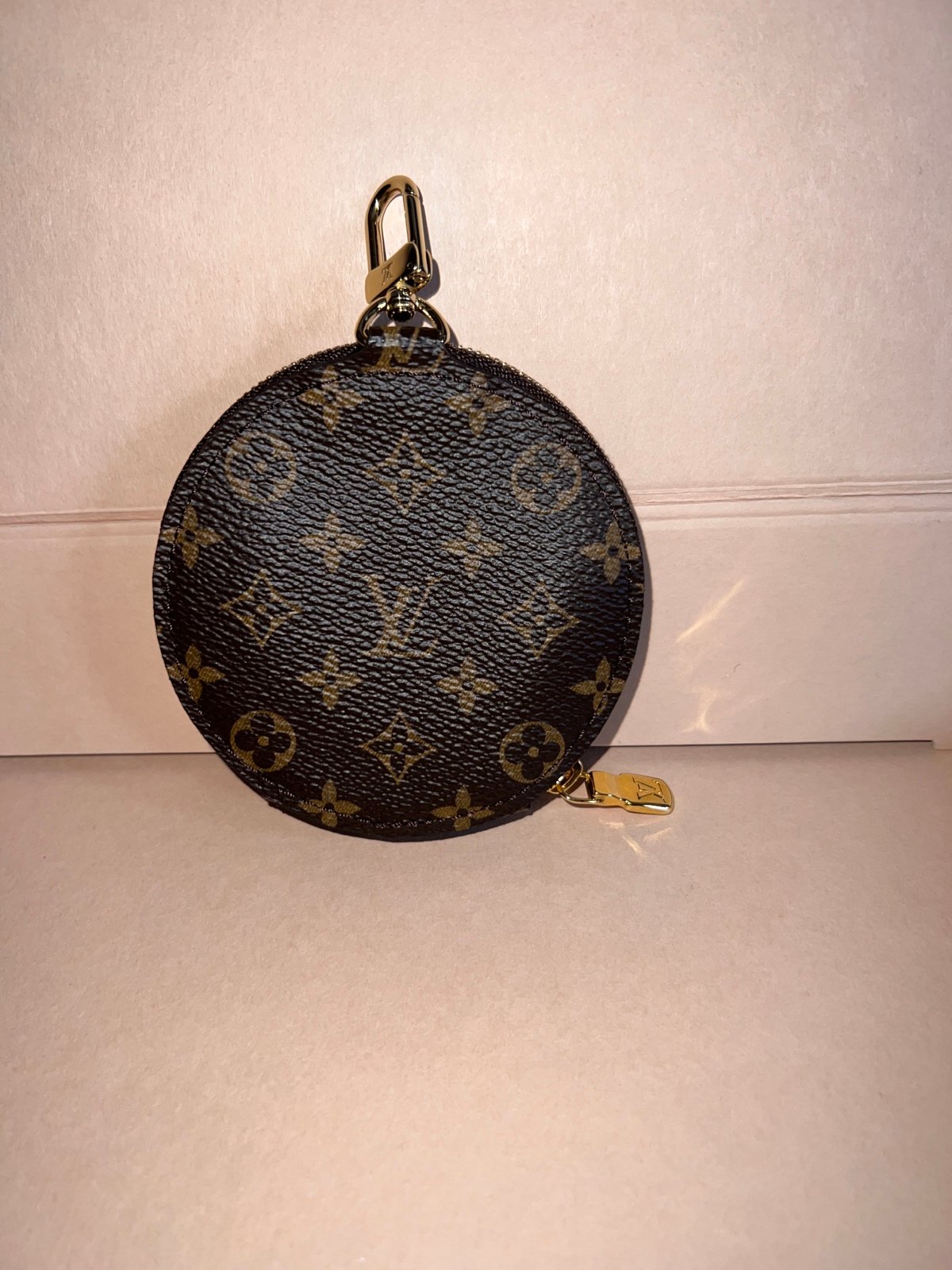 Louis Vuitton monogram Round coin