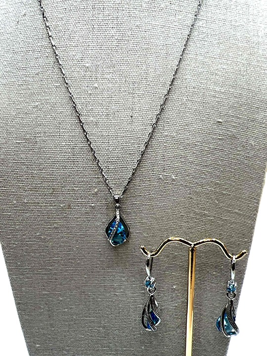 NEW Blue Glass Gemstone Silver Tone Drop Earrings Teardrop Pendant Jewelry Set